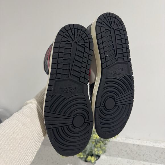 Women’s Nike Air Jordan 1 MID Red College Grey Size 10 New TS - Picture 8 of 9